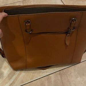 Elegant Tan Leather Bag